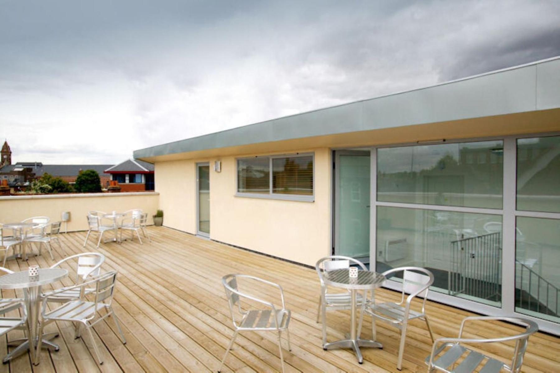 The Old Library - Modern Apartment With Rooftop Terrace Near The Train Station Newbury  Zewnętrze zdjęcie